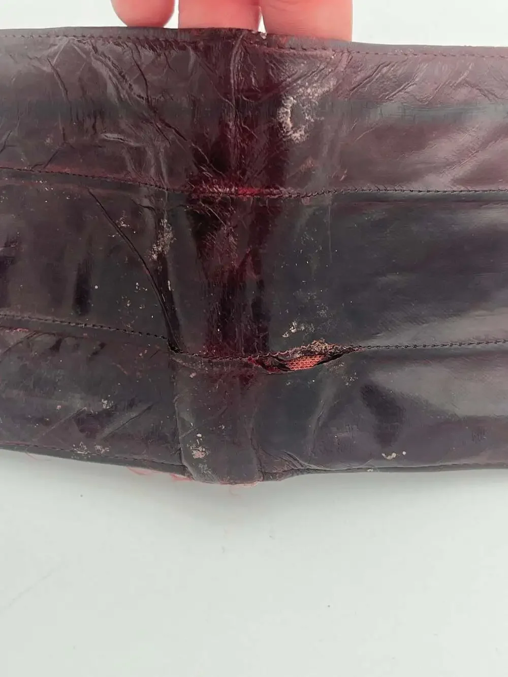 Vintage Genuine Eel Skin Leather Burgundy Bi-Fold Wallet preowned w/flaws
